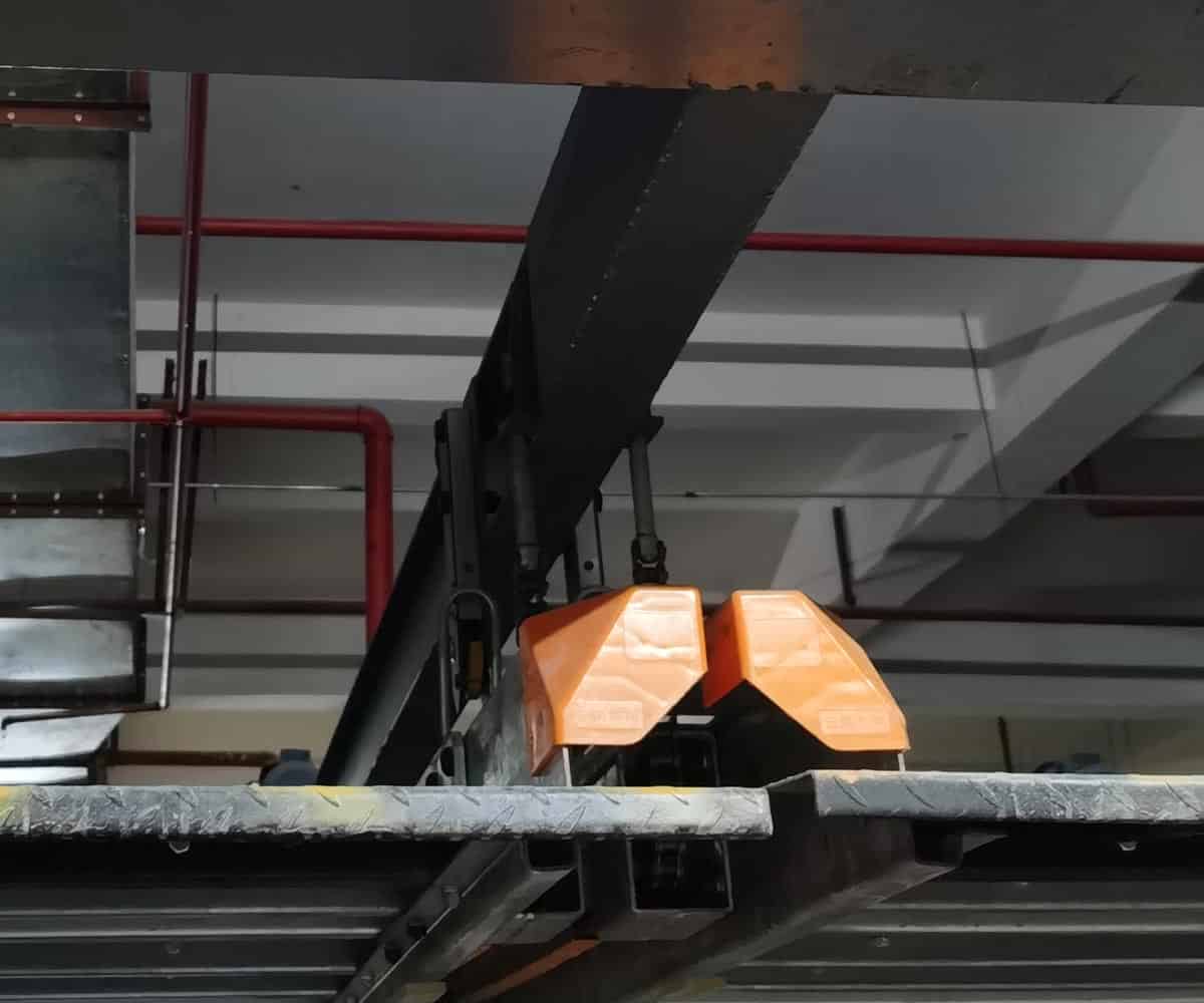 地下室兩層立體停車位